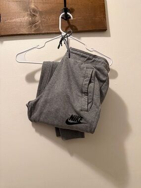 Nike Jogger Sweatpants Gray Tapered Athletic Sweatpants Small